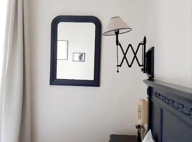 Отель Saint Charles & Coliving 3*