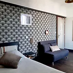 Saint Charles Hotel & Coliving Biarritz Μπιαρίτζ