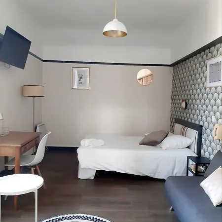 Szálloda Saint Charles & Coliving 3*