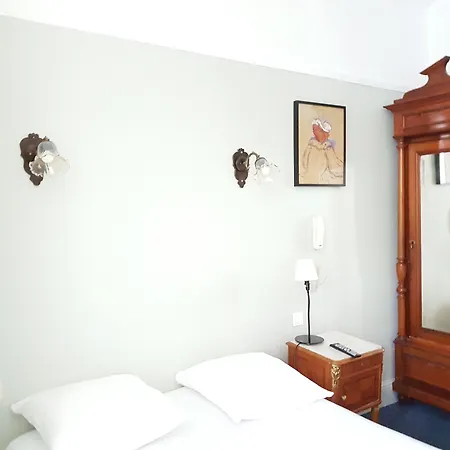 Saint Charles & Coliving 3*