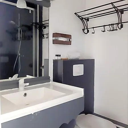 Ξενοδοχείο Saint Charles Hotel & Coliving Biarritz 3*