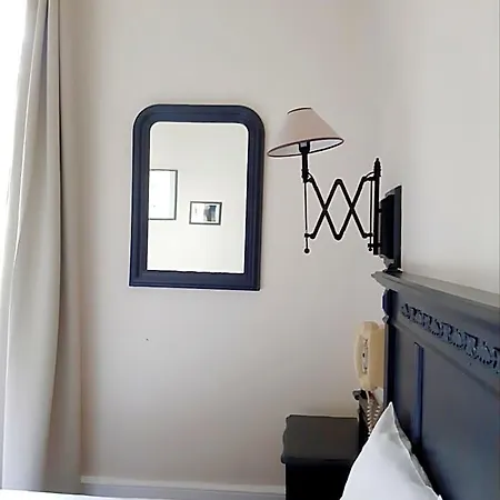 Saint Charles & Coliving ホテル 3*